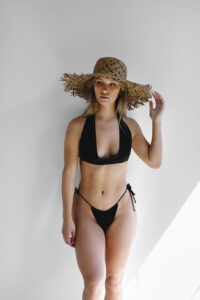 Huting.net Jurriaan Nijmegen Fotoshoot Productfotografie Webshop product foto bikini swimwear badkleding Gelderland sfeer fotografie