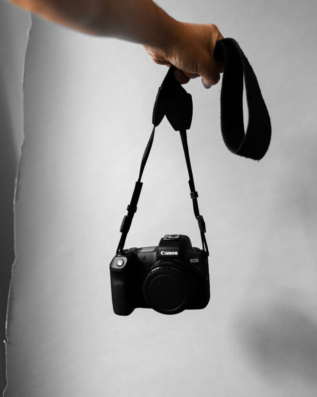 Studio | Welcome DSLR or Mirrorless? Wat heeft jouw voorkeur of waar werk je op dit moment het liefst mee? Systeemcamera : Canon EOS R