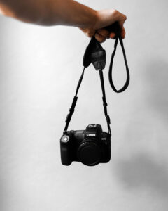 Studio | Welcome DSLR or Mirrorless? Wat heeft jouw voorkeur of waar werk je op dit moment het liefst mee? Systeemcamera : Canon EOS R