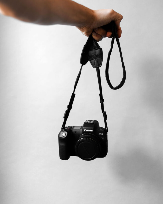 Studio | Welcome DSLR or Mirrorless? Wat heeft jouw voorkeur of waar werk je op dit moment het liefst mee? Systeemcamera : Canon EOS R