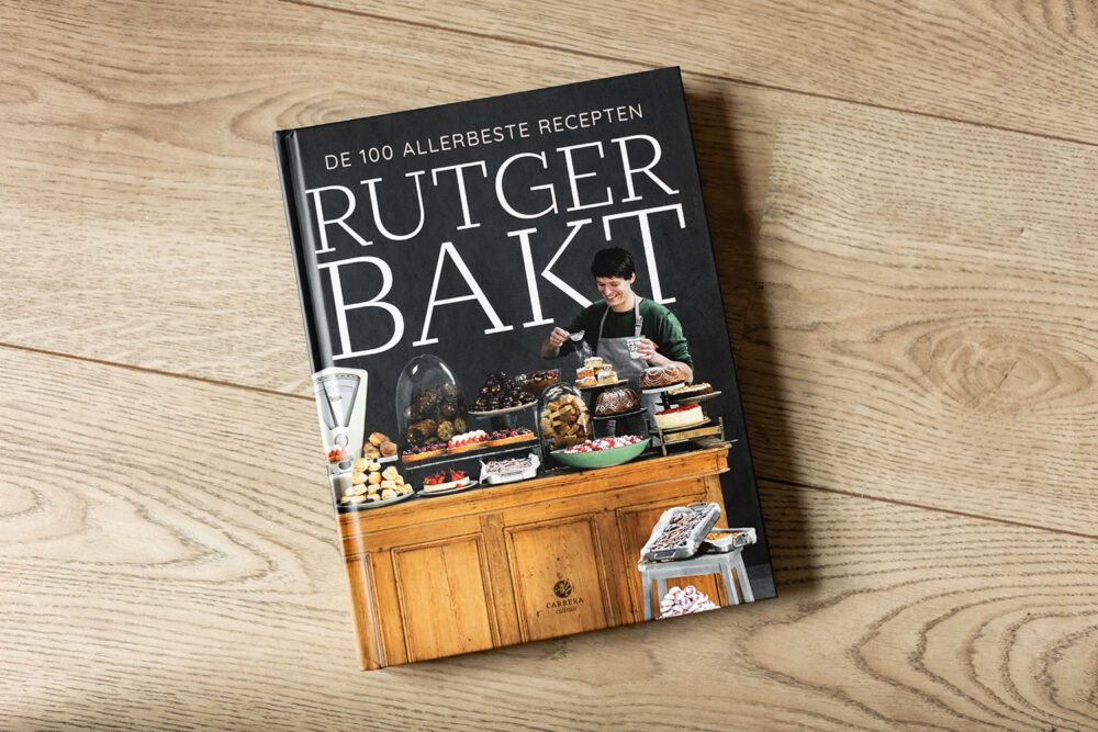 Jurriaan Huting Huting.net fotograaf Food fotografie Nijmegen Fotoshoot | Cover kookboek 'Rutger bakt de 100 allerbeste recepten' Rutger van den Broek Hilversum Heel Holland Bakt Carrera Culinair Uitgeverij Carrera - Overamstel uitgevers