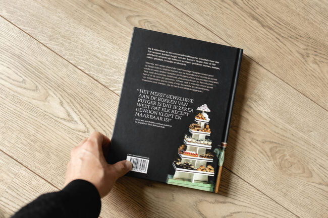 Jurriaan Huting Huting.net fotograaf Food fotografie Nijmegen Fotoshoot | Cover kookboek 'Rutger bakt de 100 allerbeste recepten' Rutger van den Broek Hilversum Heel Holland Bakt Carrera Culinair Uitgeverij Carrera - Overamstel uitgevers