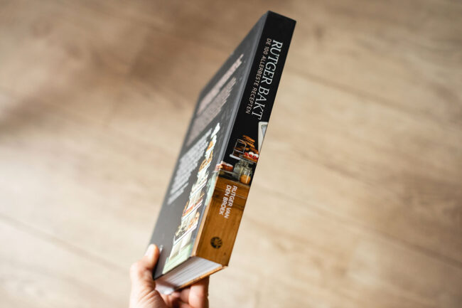 Jurriaan Huting Huting.net fotograaf Food fotografie Nijmegen Fotoshoot | Cover kookboek 'Rutger bakt de 100 allerbeste recepten' Rutger van den Broek Hilversum Heel Holland Bakt Carrera Culinair Uitgeverij Carrera - Overamstel uitgevers