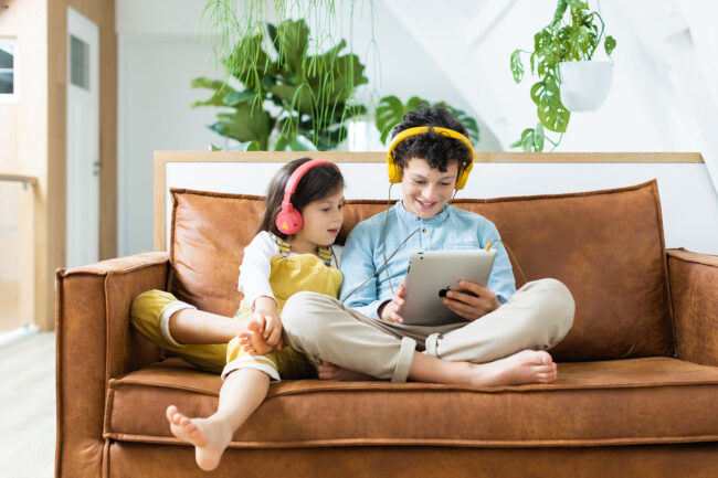 Jurriaan Huting fotografie Nijmegen commerciele conceptuele Lifestyle fotografie - POGS Kids only Headphones