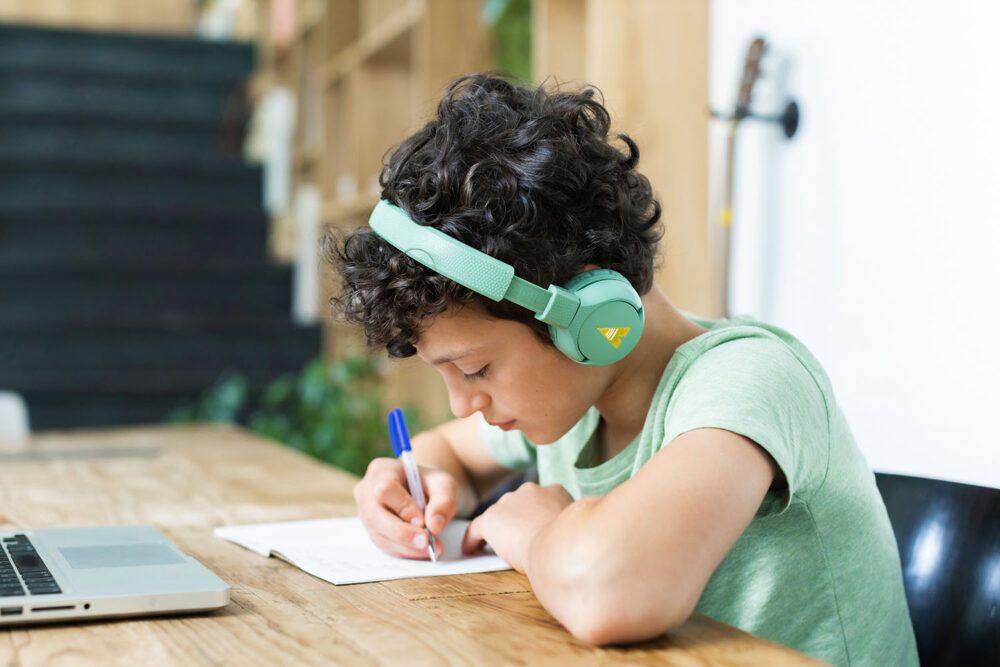 Jurriaan Huting fotografie Nijmegen commerciele conceptuele Lifestyle fotografie - POGS Kids only Headphones